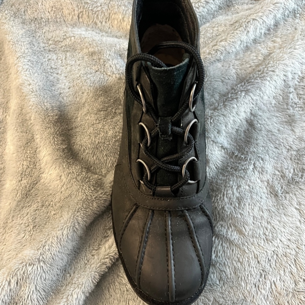 ugg rain boots - Picture 4 of 9
